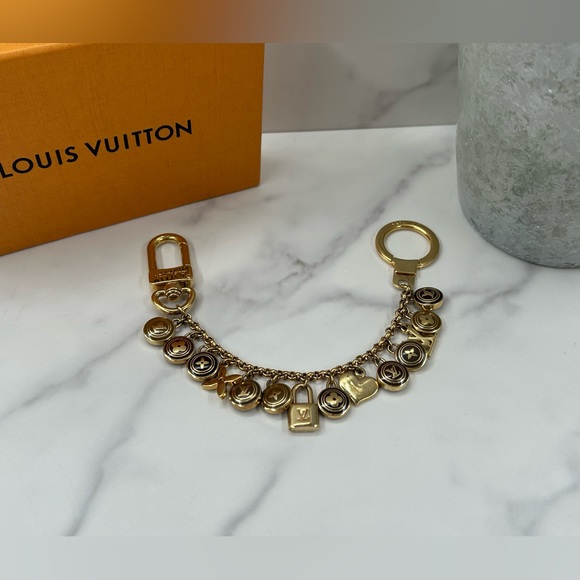 🔥RARE! Louis Vuitton•Pastilles Bag Charm Key Holder - Picture 2 of 3